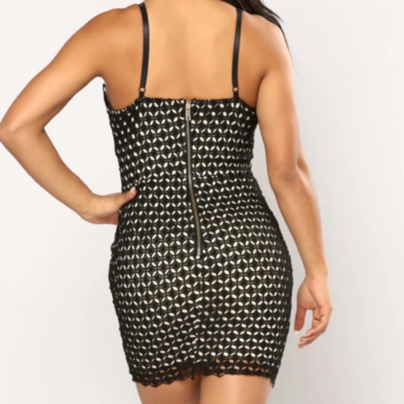 🟣FIRM PRICE 🟣 Nwt xs fashion nova lace and ring Dress - Picture 2 of 6